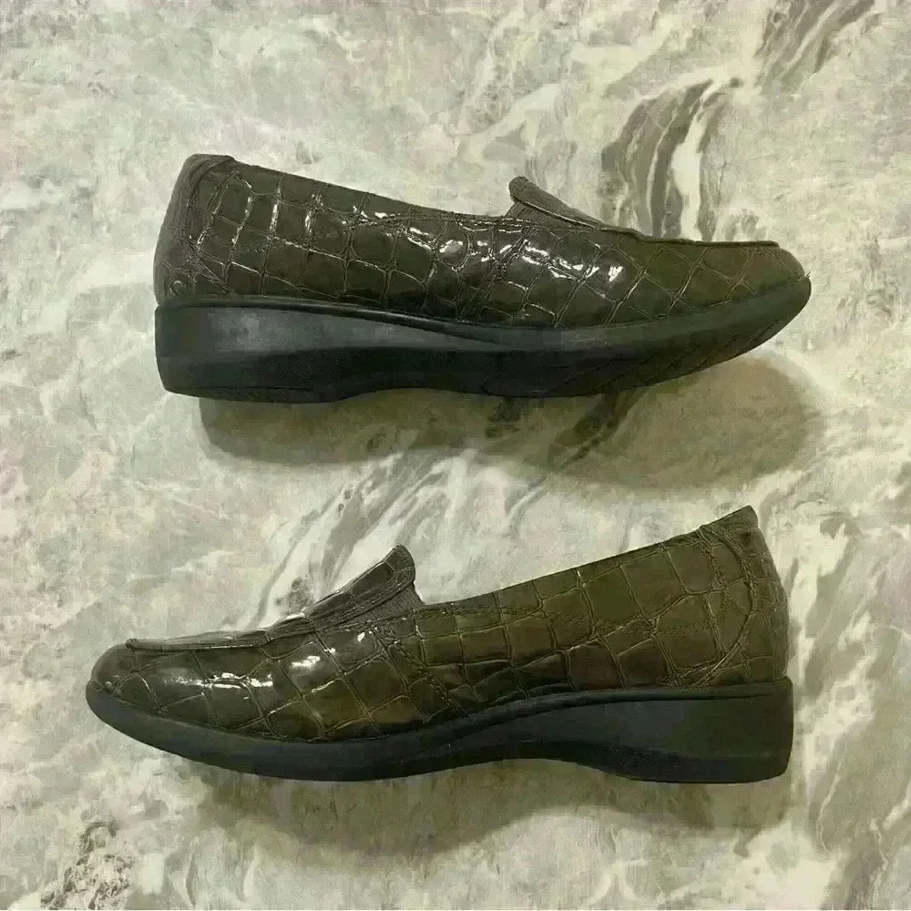 Clarks Collection Womens Gael Angora Loafer Shoes Brown Crocodile Embossed 8M - Picture 3 of 8